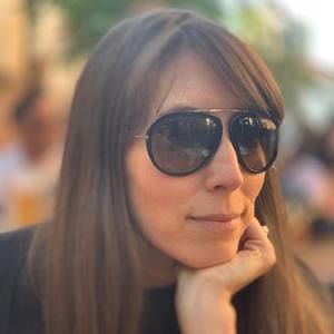 Meet your Posher, Caroline